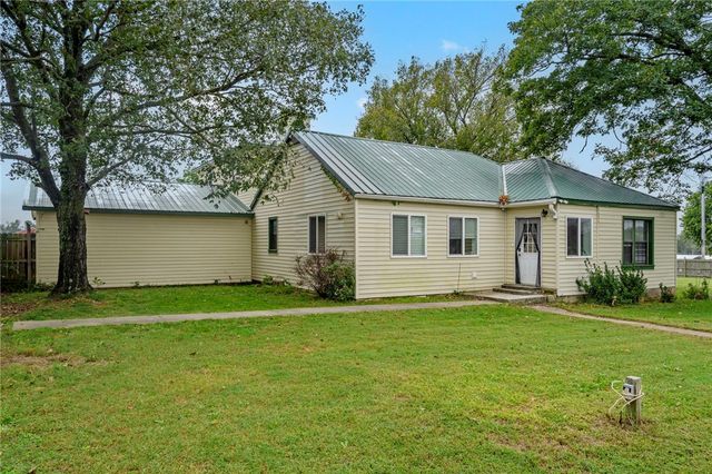 2855 Henri De Tonti Boulevard, Tontitown, AR 72762