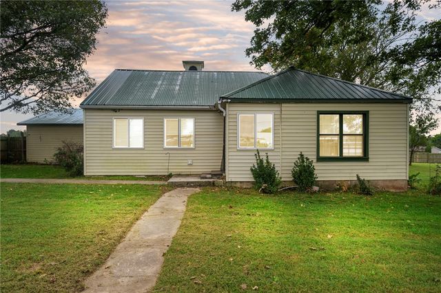 2855 Henri De Tonti Boulevard, Tontitown, AR 72762