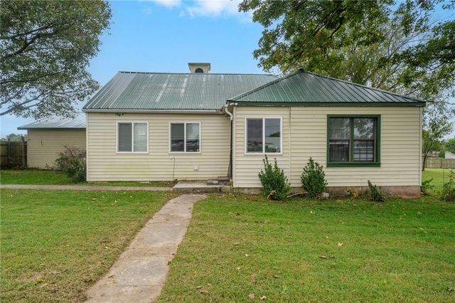 2855 Henri De Tonti Boulevard, Tontitown, AR 72762