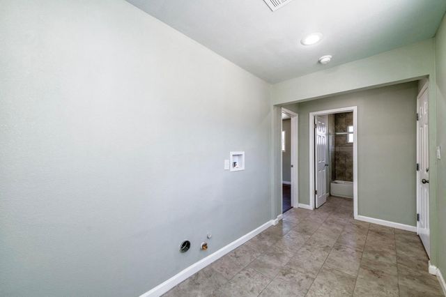 2185 S Holly Ave, Fresno, CA 93657