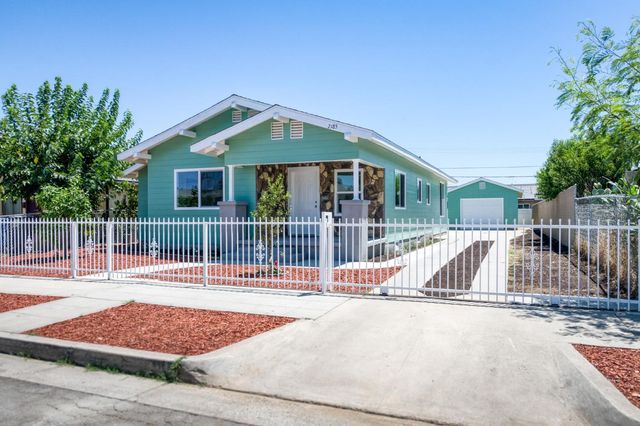 2185 S Holly Ave, Fresno, CA 93657
