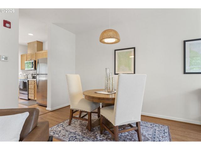 12100 Sw SWIFT Ave 101, Beaverton, OR 97007