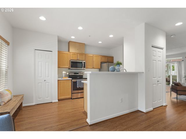 12100 Sw SWIFT Ave 101, Beaverton, OR 97007