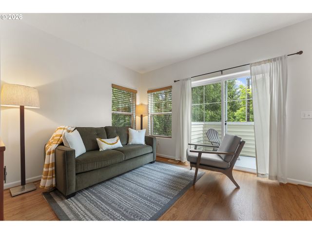 12100 Sw SWIFT Ave 101, Beaverton, OR 97007
