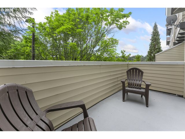 12100 Sw SWIFT Ave 101, Beaverton, OR 97007