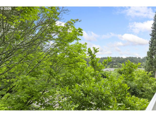 12100 Sw SWIFT Ave 101, Beaverton, OR 97007