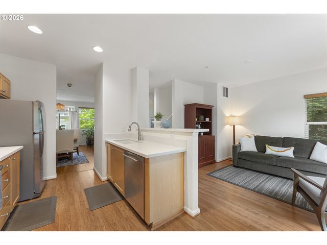 12100 Sw SWIFT Ave 101, Beaverton, OR 97007