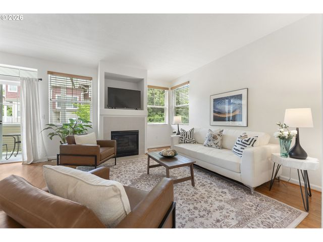 12100 Sw SWIFT Ave 101, Beaverton, OR 97007