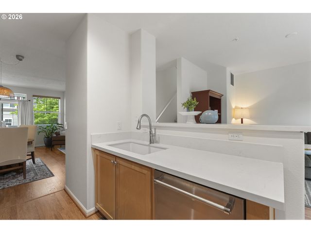 12100 Sw SWIFT Ave 101, Beaverton, OR 97007