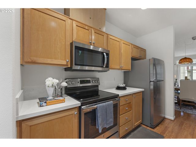 12100 Sw SWIFT Ave 101, Beaverton, OR 97007