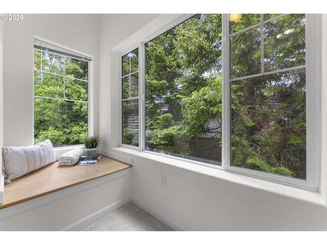 12100 Sw SWIFT Ave 101, Beaverton, OR 97007