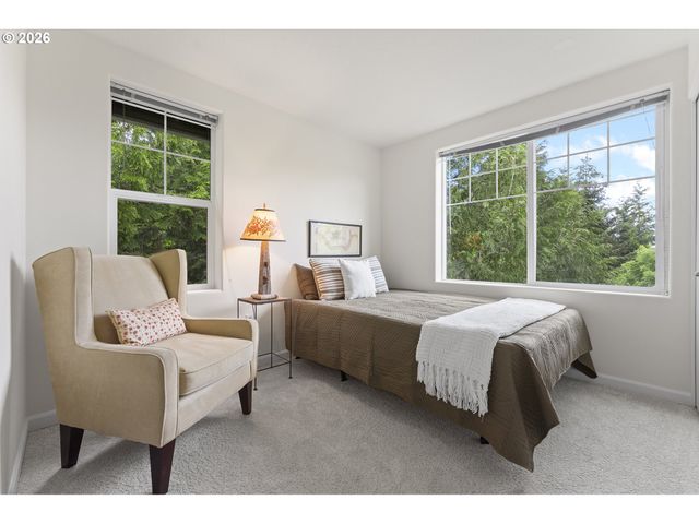 12100 Sw SWIFT Ave 101, Beaverton, OR 97007