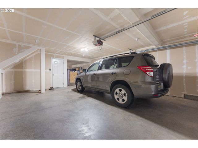 12100 Sw SWIFT Ave 101, Beaverton, OR 97007