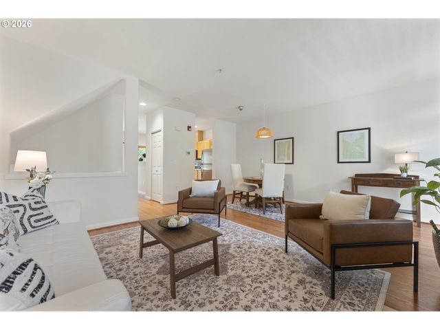 12100 Sw SWIFT Ave 101, Beaverton, OR 97007