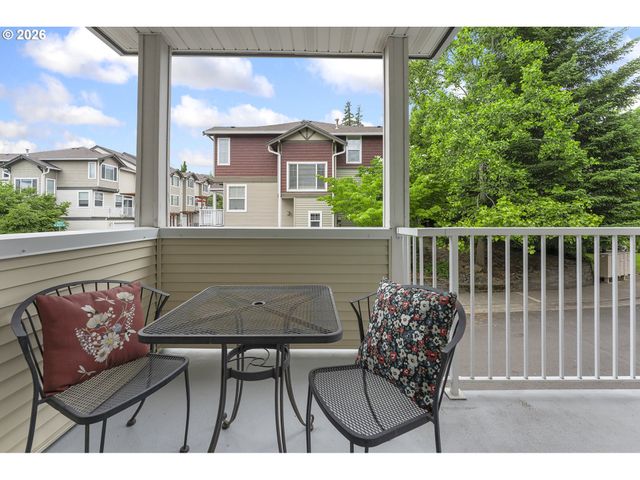 12100 Sw SWIFT Ave 101, Beaverton, OR 97007