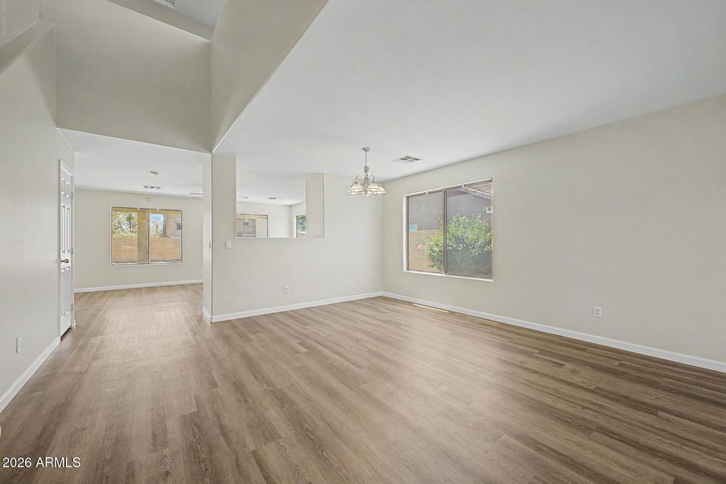7309 W CROWN KING Road, Phoenix, AZ 85043 — photo 4
