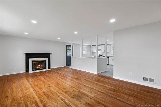 230 Green Road, Manchester, CT 06042