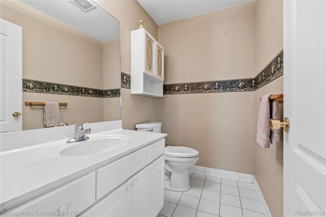 39780 Southpointe Avenue, Harrison Charter Township, MI 48045