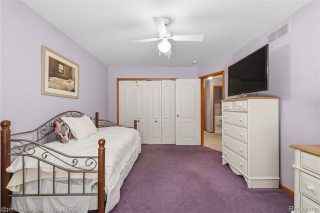 39780 Southpointe Avenue, Harrison Charter Township, MI 48045