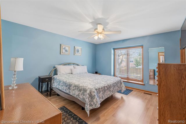 39780 Southpointe Avenue, Harrison Charter Township, MI 48045