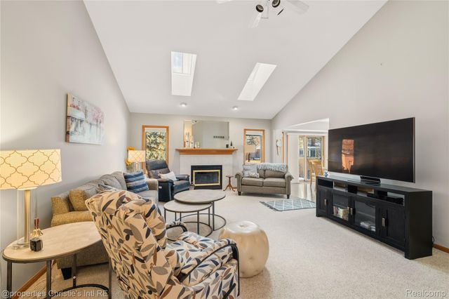 39780 Southpointe Avenue, Harrison Charter Township, MI 48045