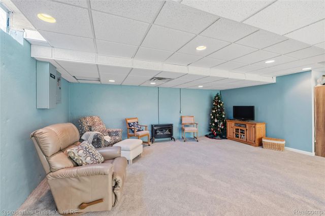 39780 Southpointe Avenue, Harrison Charter Township, MI 48045
