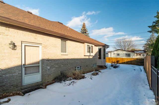 39780 Southpointe Avenue, Harrison Charter Township, MI 48045