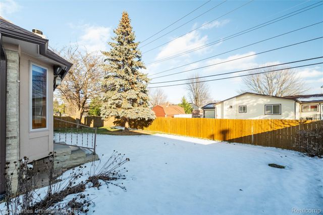 39780 Southpointe Avenue, Harrison Charter Township, MI 48045