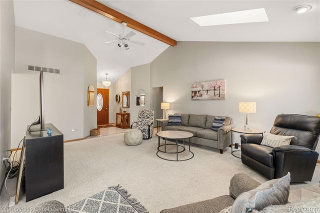 39780 Southpointe Avenue, Harrison Charter Township, MI 48045