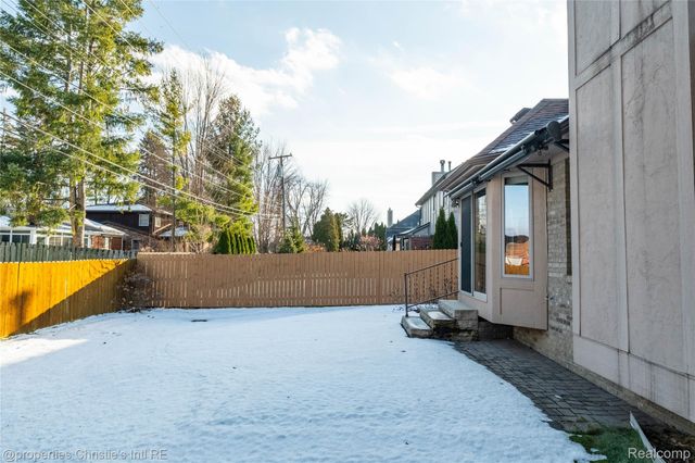 39780 Southpointe Avenue, Harrison Charter Township, MI 48045