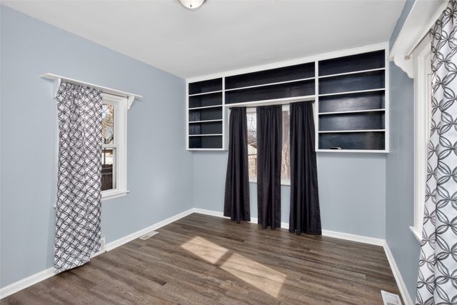 2415 E 13th Street, Des Moines, IA 50316