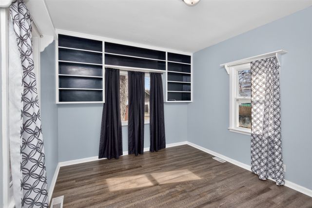 2415 E 13th Street, Des Moines, IA 50316