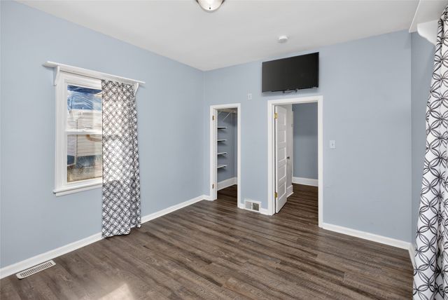 2415 E 13th Street, Des Moines, IA 50316