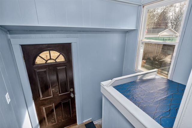 2415 E 13th Street, Des Moines, IA 50316