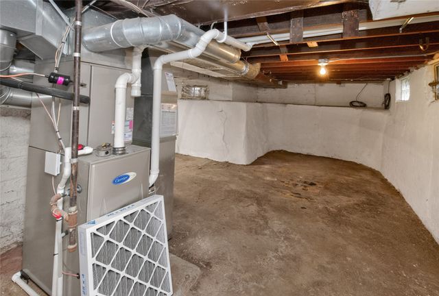 2415 E 13th Street, Des Moines, IA 50316