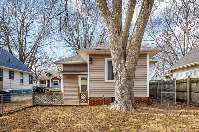 2415 E 13th Street, Des Moines, IA 50316