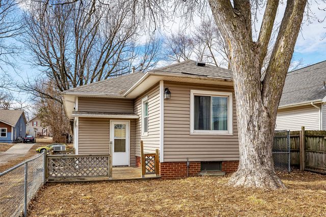 2415 E 13th Street, Des Moines, IA 50316