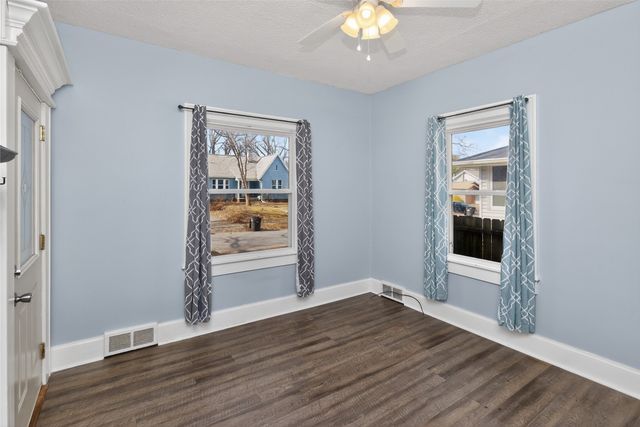 2415 E 13th Street, Des Moines, IA 50316