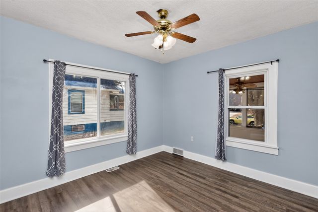 2415 E 13th Street, Des Moines, IA 50316