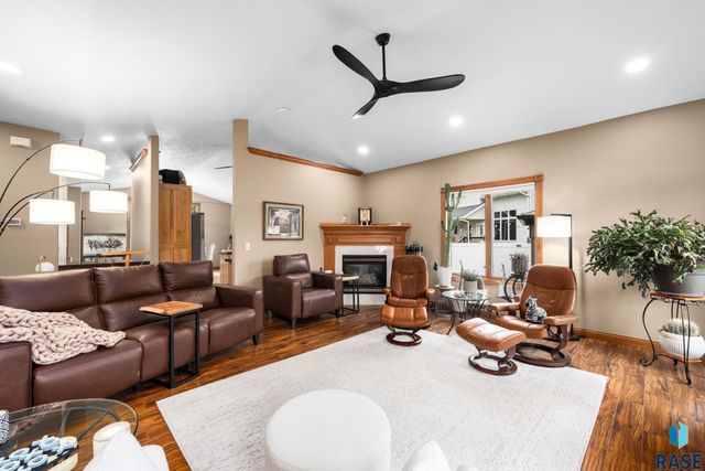 6907 W Sertoma Cir Circle, Sioux Falls, SD 57106
