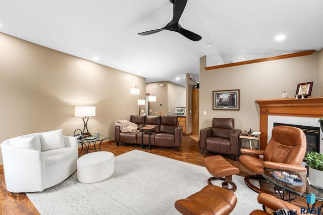 6907 W Sertoma Cir Circle, Sioux Falls, SD 57106