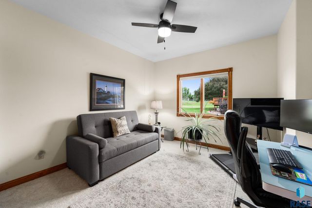 6907 W Sertoma Cir Circle, Sioux Falls, SD 57106