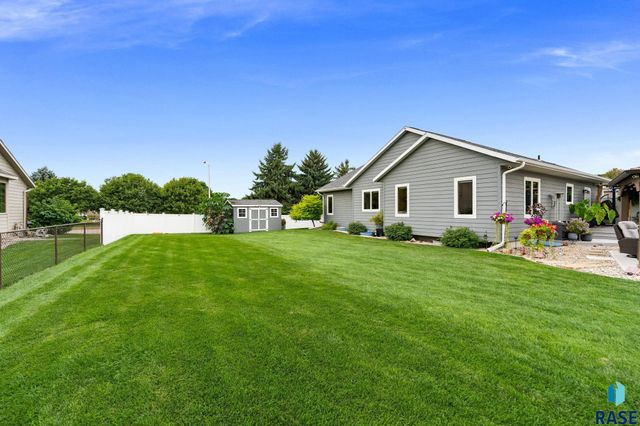6907 W Sertoma Cir Circle, Sioux Falls, SD 57106