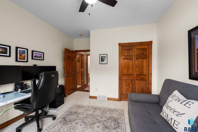 6907 W Sertoma Cir Circle, Sioux Falls, SD 57106