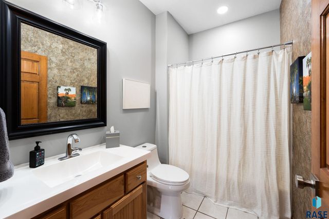6907 W Sertoma Cir Circle, Sioux Falls, SD 57106