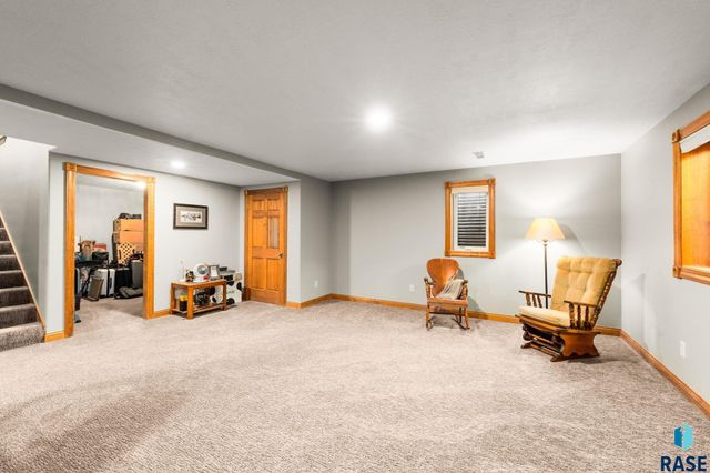 6907 W Sertoma Cir Circle, Sioux Falls, SD 57106