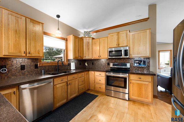 6907 W Sertoma Cir Circle, Sioux Falls, SD 57106