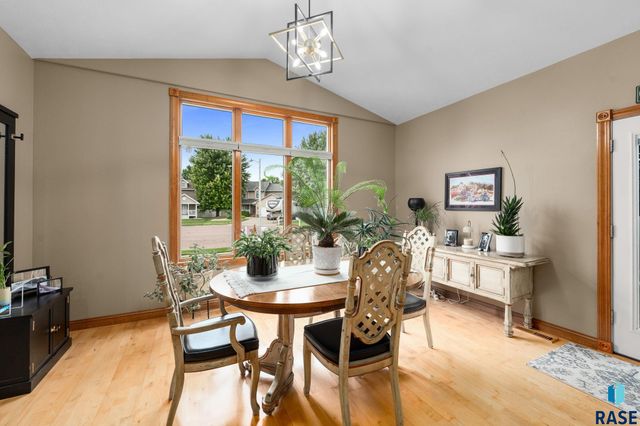 6907 W Sertoma Cir Circle, Sioux Falls, SD 57106