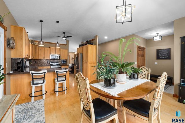 6907 W Sertoma Cir Circle, Sioux Falls, SD 57106