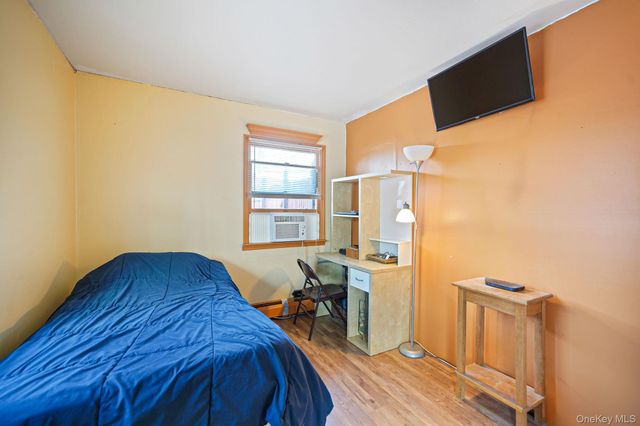 68 Coppersmith Road, Levittown, NY 11756